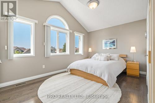 17 Robinson Road, Halton Hills, ON - Indoor Photo Showing Bedroom