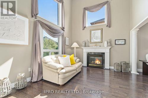 17 Robinson Road, Halton Hills, ON - Indoor Photo Showing Living Room With Fireplace