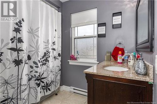 102 Clarendon Drive, Moncton, NB - Indoor Photo Showing Bathroom