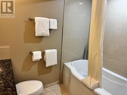 13011 Lakeshore Drive Unit# 250, Summerland, BC - Indoor Photo Showing Bathroom