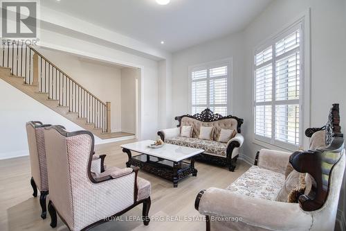 11 Jura Crescent, Brampton, ON - Indoor Photo Showing Living Room