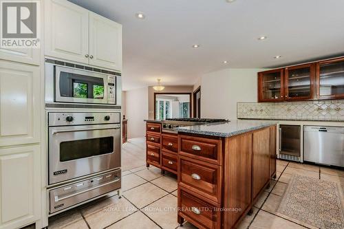 7456 Wellington Road 51, Guelph/Eramosa, ON - Indoor Photo Showing Kitchen