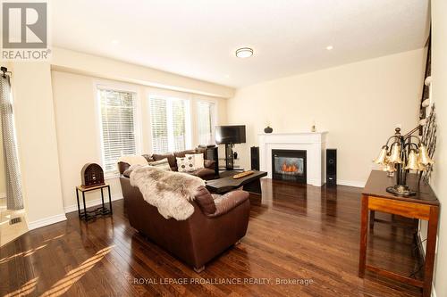 43 Vivian Drive, Clarington (Courtice), ON - Indoor Photo Showing Living Room With Fireplace