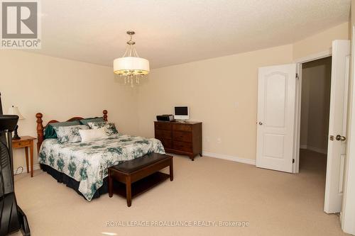 43 Vivian Drive, Clarington (Courtice), ON - Indoor Photo Showing Bedroom