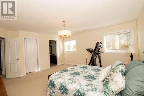 43 Vivian Drive, Clarington (Courtice), ON - Indoor Photo Showing Bedroom