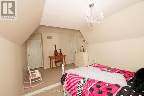 43 Vivian Drive, Clarington (Courtice), ON - Indoor Photo Showing Bedroom