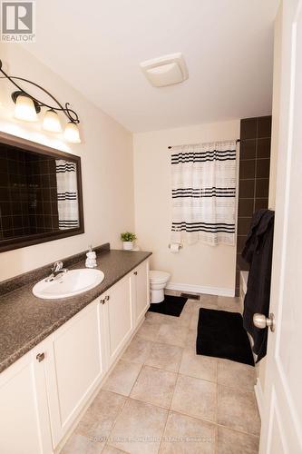 43 Vivian Drive, Clarington (Courtice), ON - Indoor Photo Showing Bathroom