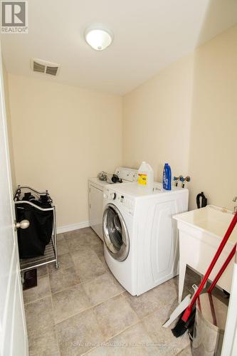 43 Vivian Drive, Clarington (Courtice), ON - Indoor Photo Showing Laundry Room