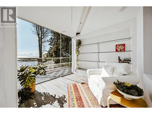 5934 Marine Drive, West Vancouver, BC - Indoor