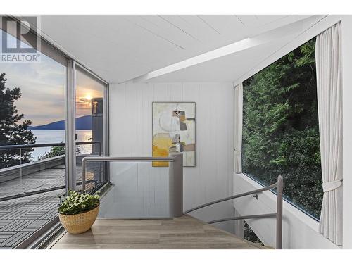 5934 Marine Drive, West Vancouver, BC - Indoor Photo Showing Other Room