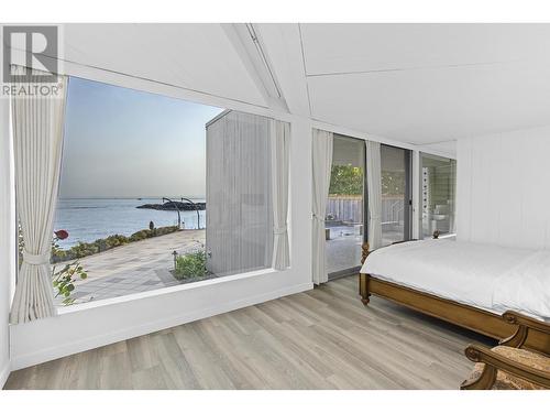 5934 Marine Drive, West Vancouver, BC - Indoor Photo Showing Bedroom