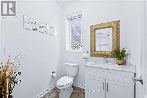 577 Clifford Perry Place, Newmarket, ON - Indoor Photo Showing Bathroom