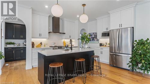 42 Aspen Circle, Thames Centre, ON - Indoor Photo Showing Kitchen With Upgraded Kitchen