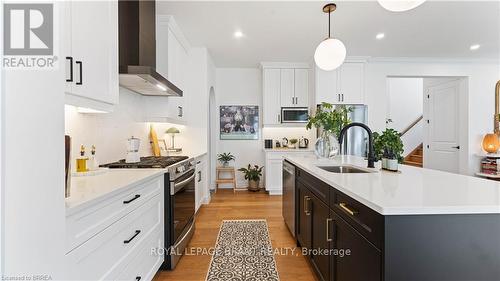 42 Aspen Circle, Thames Centre, ON - Indoor Photo Showing Kitchen With Upgraded Kitchen