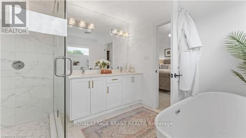 42 Aspen Circle, Thames Centre, ON - Indoor Photo Showing Bathroom