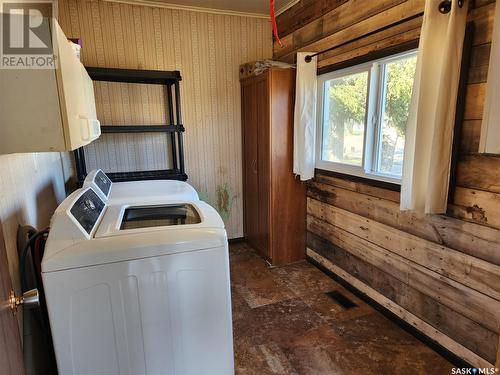 1020 109Th Avenue, Tisdale, SK - Indoor Photo Showing Laundry Room