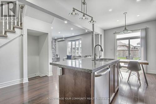 1407 Butler Street, Innisfil, ON - Indoor Photo Showing Kitchen With Double Sink With Upgraded Kitchen