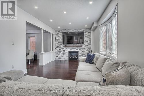 1407 Butler Street, Innisfil, ON - Indoor Photo Showing Living Room With Fireplace