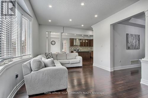 1407 Butler Street, Innisfil, ON - Indoor Photo Showing Living Room