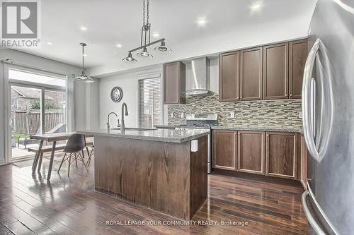 1407 Butler Street, Innisfil, ON - Indoor Photo Showing Kitchen With Upgraded Kitchen