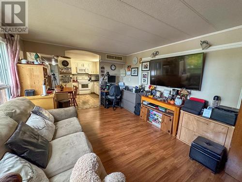 1900 10Th  S Street Unit# 42, Cranbrook, BC - Indoor Photo Showing Living Room