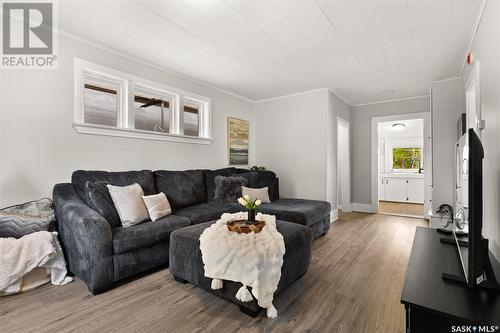 956 Edgar Street, Regina, SK - Indoor Photo Showing Living Room