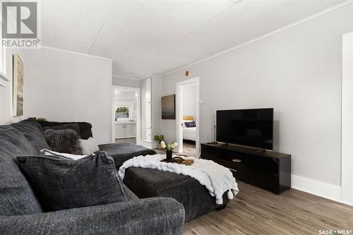 956 Edgar Street, Regina, SK - Indoor Photo Showing Living Room