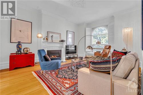 Main floor owners unit. - 120 Lewis Street, Ottawa, ON - Indoor Photo Showing Other Room With Fireplace