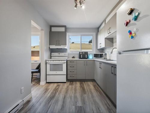 Dwelling - 350 Rue Laviolette, Gatineau (Gatineau), QC - Indoor Photo Showing Kitchen