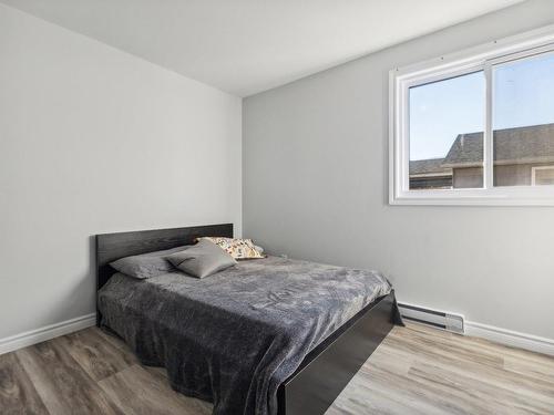 Dwelling - 350 Rue Laviolette, Gatineau (Gatineau), QC - Indoor Photo Showing Bedroom