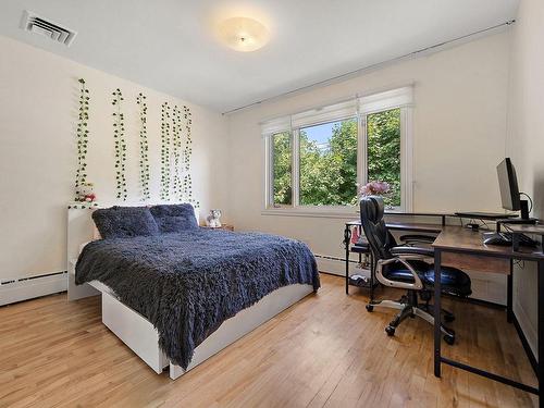 Chambre Ã Â coucher - 605 Rue Dorais, Montréal (Saint-Laurent), QC - Indoor Photo Showing Bedroom