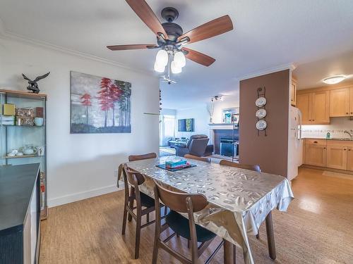 111-2562 Departure Bay Rd, Nanaimo, BC - Indoor Photo Showing Dining Room