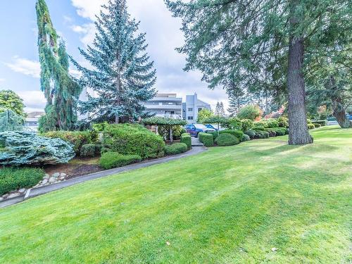 111-2562 Departure Bay Rd, Nanaimo, BC - Outdoor