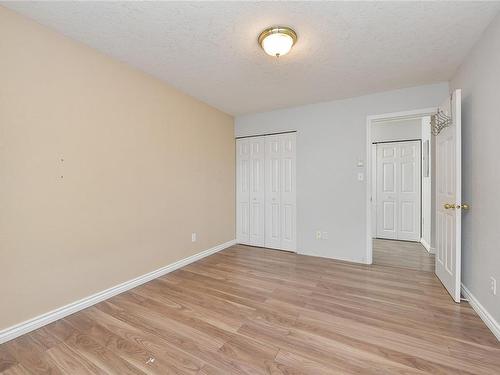 207-2555 Dingwall St, Duncan, BC - Indoor Photo Showing Other Room