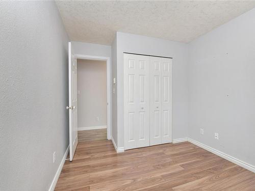 207-2555 Dingwall St, Duncan, BC - Indoor Photo Showing Other Room