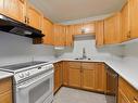 207-2555 Dingwall St, Duncan, BC  - Indoor Photo Showing Kitchen 