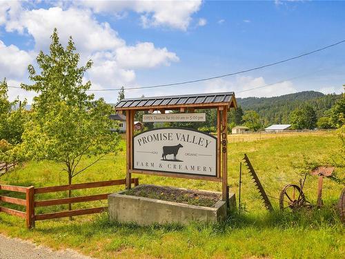 207-2555 Dingwall St, Duncan, BC - Outdoor With View