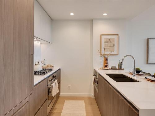 510-2000 Hannington Rd, Langford, BC - Indoor Photo Showing Kitchen With Double Sink