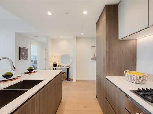 510-2000 Hannington Rd, Langford, BC - Indoor Photo Showing Kitchen