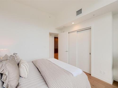 510-2000 Hannington Rd, Langford, BC - Indoor Photo Showing Bedroom