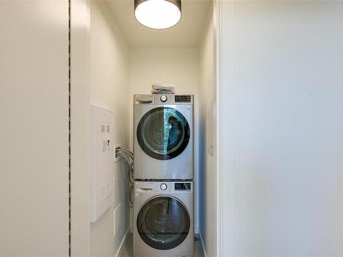 510-2000 Hannington Rd, Langford, BC - Indoor Photo Showing Laundry Room