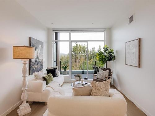 510-2000 Hannington Rd, Langford, BC - Indoor Photo Showing Living Room