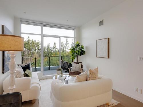 510-2000 Hannington Rd, Langford, BC - Indoor Photo Showing Living Room