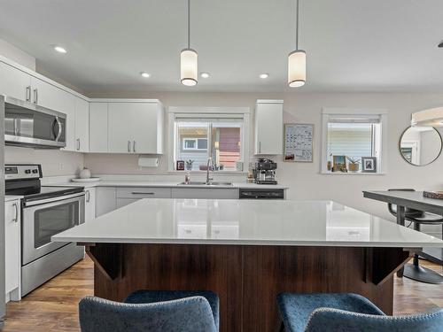 131-8800 Dallas Drive, Kamloops, BC - Indoor Photo Showing Kitchen With Double Sink With Upgraded Kitchen