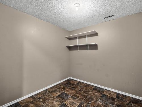 37-1750 Summit Drive, Kamloops, BC - Indoor Photo Showing Other Room