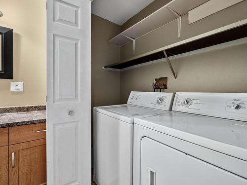 37-1750 Summit Drive, Kamloops, BC - Indoor Photo Showing Laundry Room