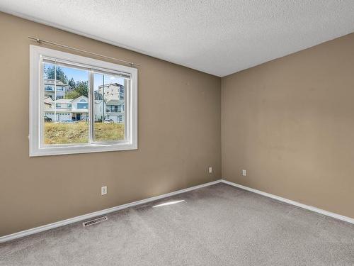 37-1750 Summit Drive, Kamloops, BC - Indoor Photo Showing Other Room