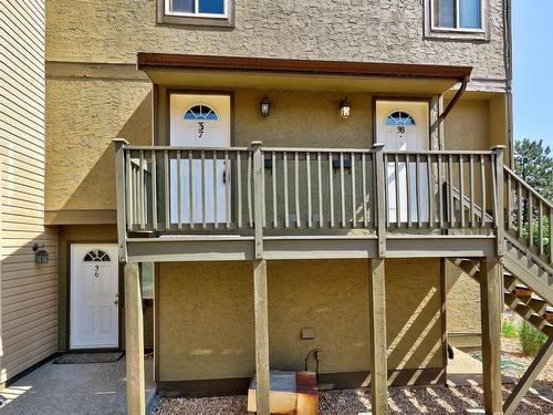 37-1750 Summit Drive, Kamloops, BC - Outdoor With Exterior