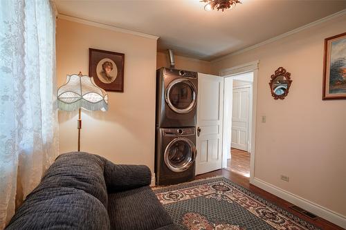 2905 Rosedale Avenue, Armstrong, BC - Indoor Photo Showing Laundry Room