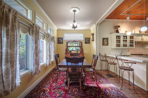 2905 Rosedale Avenue, Armstrong, BC - Indoor Photo Showing Dining Room